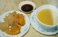 2. 花膠雞湯